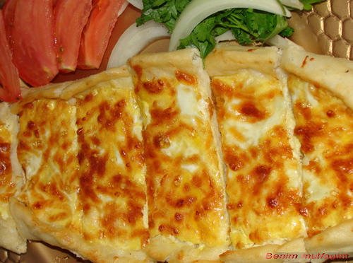 Peynirli Pide