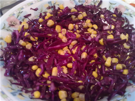 Karalahana Salatası