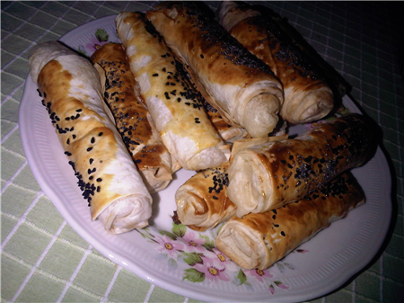 hazır yufkadan kıymalı börek..